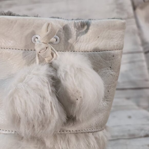 Manitobah Mukluks White Rabbit Fur Leather Winter Boots – Women’s Size 6 - Picture 9 of 14